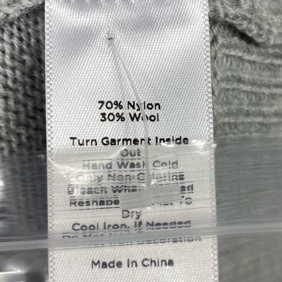 Talbots Pullover Gray Wool Blend sweater Medium Petites 8-10 New w/out tag - Picture 8 of 8